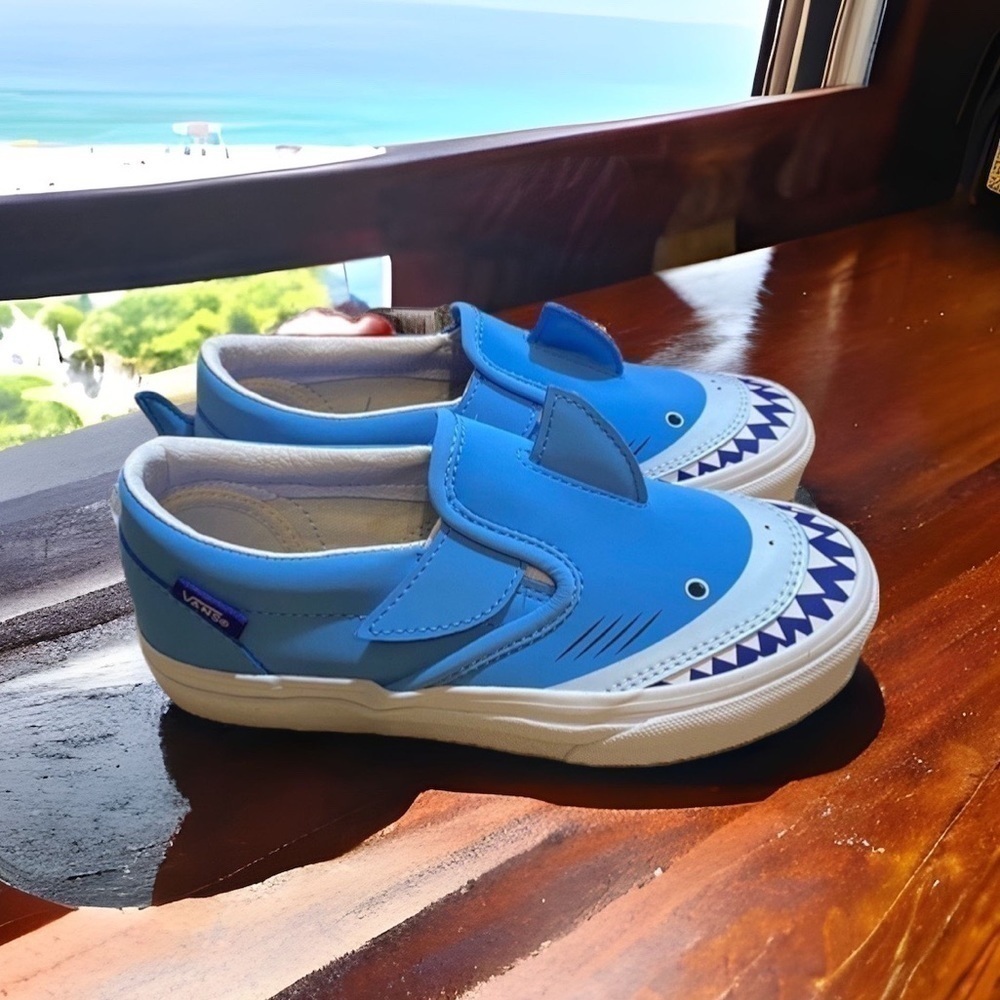 Vans Shark Classic Slip On Shoes Sneakers NEW Sz 1 or 2 or 3 Youth Kids 3D Blue